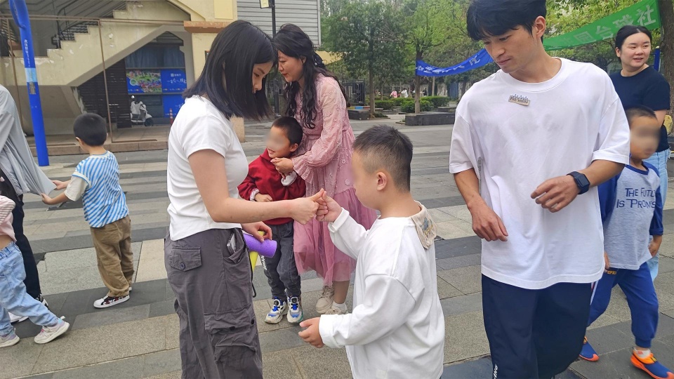 10月10日户外游戏-封面_副本.jpg
